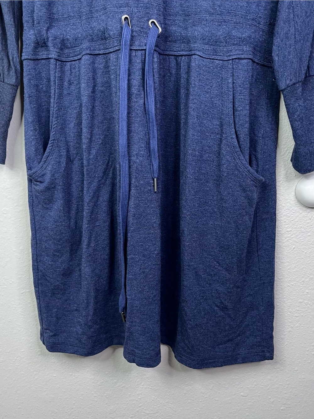 Athleta Blue V-neck Long Sleeve Dress Drawstring Waist Pockets Sz Large Sweater - Picture 7 of 11